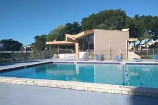 8897 Fontainebleau Blvd, Miami, FL 33172 - Photo 24