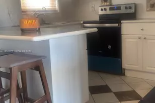 8897 Fontainebleau Blvd, Miami, FL 33172 - Photo 4