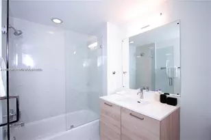 16385 Biscayne Blvd, North Miami Beach, FL 33160 - Photo 6