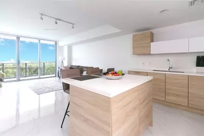 16385 Biscayne Blvd #719, North Miami Beach, FL 33160 - Photo 1