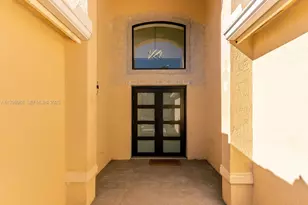 381 Cameron Dr, Weston, FL 33326 - Photo 2