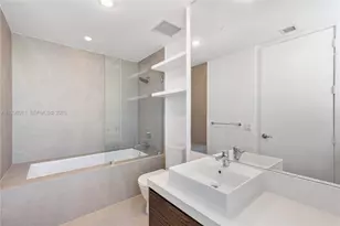 1100 Biscayne Blvd, Miami, FL 33132 - Photo 18