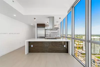 1100 Biscayne Blvd #4307, Miami, FL 33132 - Photo 14