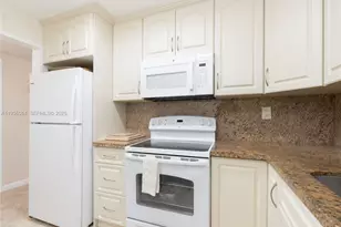 3725 S Ocean Dr, Hollywood, FL 33019 - Photo 6