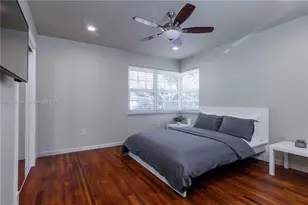 250 NE 48th St, Miami, FL 33137 - Photo 12