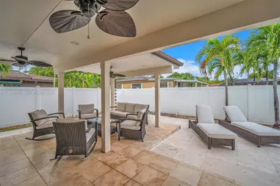 851 Bluebird Ave, Miami Springs, FL 33166 - Photo 38