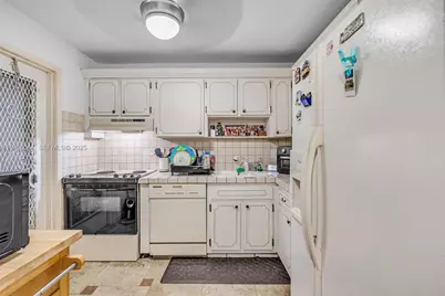 4900 Washington St #202, Hollywood, FL 33021 - Photo 6