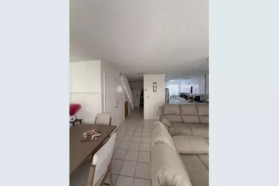 8084 NW 10th St #4, Miami, FL 33126 - Photo 4