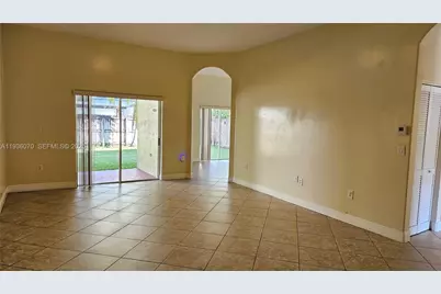 14209 SW 160 Ct, Miami, FL 33196 - Photo 4