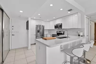 20505 E Country Club Dr #833, Aventura, FL 33180 - Photo 1