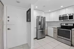 20505 E Country Club Dr, Aventura, FL 33180 - Photo 12