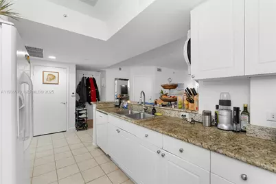 19501 W Country Club Dr #2415, Aventura, FL 33180 - Photo 12