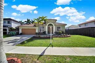 8916 SW 213th St, Cutler Bay, FL 33189 - Photo 1
