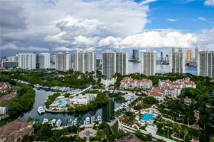 1000 W Island Blvd, Aventura, FL 33160 - Photo 52