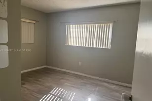 451 W 30th Pl, Hialeah, FL 33012 - Photo 10