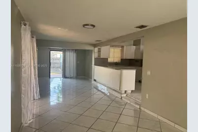 451 W 30th Pl, Hialeah, FL 33012 - Photo 2