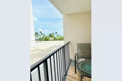 2625 Collins Ave #415, Miami Beach, FL 33140 - Photo 12