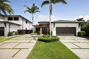 8811 NW 154th Terrace, Miami Lakes, FL 33018 - Photo 4