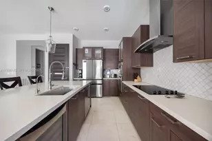 8811 NW 154th Terrace, Miami Lakes, FL 33018 - Photo 14