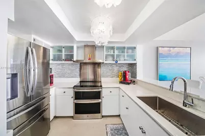 400 S Pointe Dr #2208, Miami Beach, FL 33139 - Photo 14