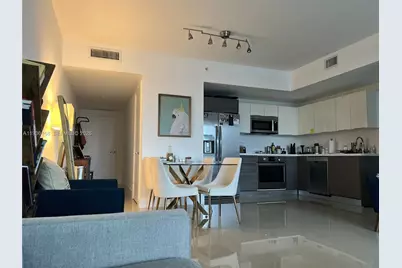 1010 SW 2nd Ave #1702, Miami, FL 33130 - Photo 6