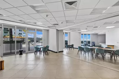 1750 N Bayshore Dr #4007, Miami, FL 33132 - Photo 16