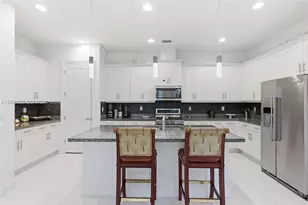 9220 E Meridian Dr, Parkland, FL 33076 - Photo 10