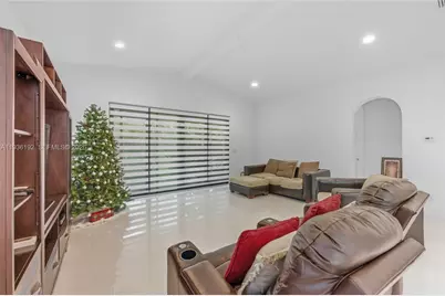 9220 E Meridian Dr, Parkland, FL 33076 - Photo 14