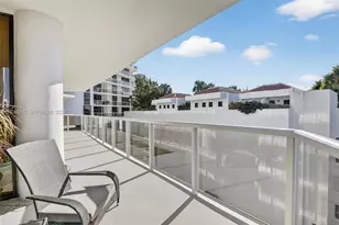 20281 E Country Club Dr, Aventura, FL 33180 - Photo 2