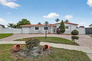 17841 NW 84th Ct, Hialeah, FL 33015 - Photo 2