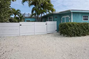 715 E Caribbean Dr E, Lower Keys, FL 33042 - Photo 16