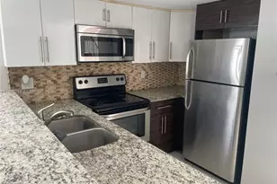 8043 Lagos De Campo Blvd, Tamarac, FL 33321 - Photo 6