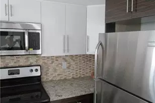 8043 Lagos De Campo Blvd, Tamarac, FL 33321 - Photo 4