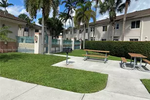 2173 NW 78th Ave, Pembroke Pines, FL 33024 - Photo 20