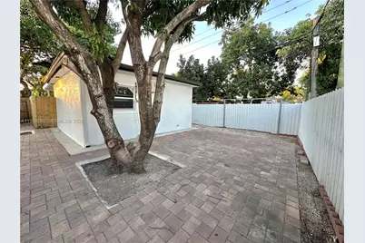 1211 W 34th St #Back, Hialeah, FL 33012 - Photo 8