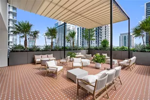 11 NE 6th St, Miami, FL 33132 - Photo 36