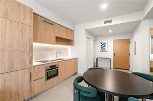 11 NE 6th St, Miami, FL 33132 - Photo 8