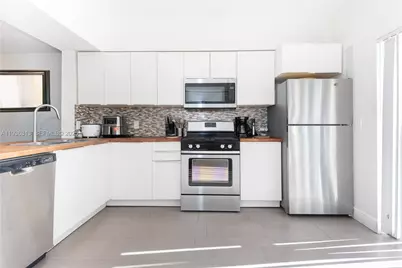 7818 Dixie Beach Cir #7818, Tamarac, FL 33321 - Photo 4