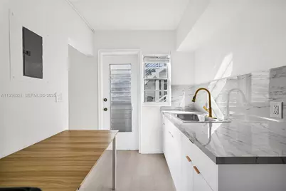 4730 Pine Tree Dr #14, Miami Beach, FL 33140 - Photo 8