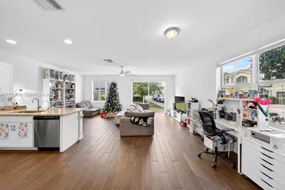 1420 SE 24th Ter, Homestead, FL 33035 - Photo 8