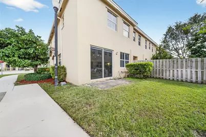 1420 SE 24th Ter, Homestead, FL 33035 - Photo 4