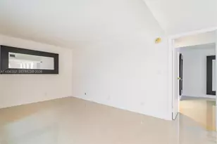 20347 W Country Club Dr, Aventura, FL 33180 - Photo 16