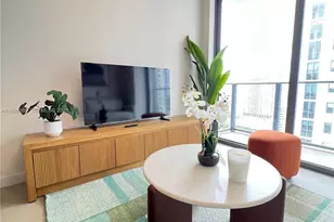 11 NE 6th St, Miami, FL 33132 - Photo 10