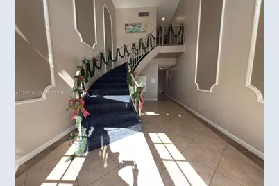 9001 Jacaranda Ln #107, Plantation, FL 33324 - Photo 2