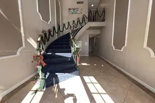 9001 Jacaranda Ln, Plantation, FL 33324 - Photo 2