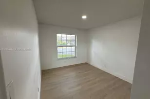 9001 Jacaranda Ln, Plantation, FL 33324 - Photo 12