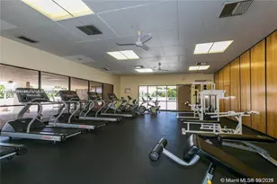 20379 W W Country Club Dr, Aventura, FL 33180 - Photo 18