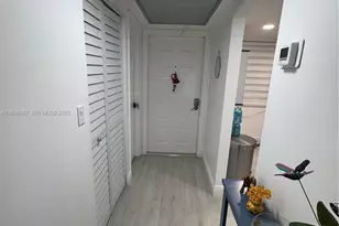 900 Colony Point Cir, Pembroke Pines, FL 33026 - Photo 4