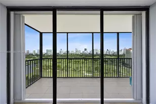 20335 W Country Club Dr, Aventura, FL 33180 - Photo 22