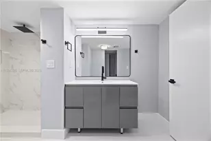 20335 W Country Club Dr, Aventura, FL 33180 - Photo 16